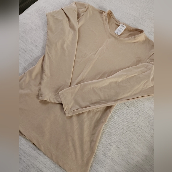 Warm & Silky Thermal Top Size:Medium - Picture 3 of 3